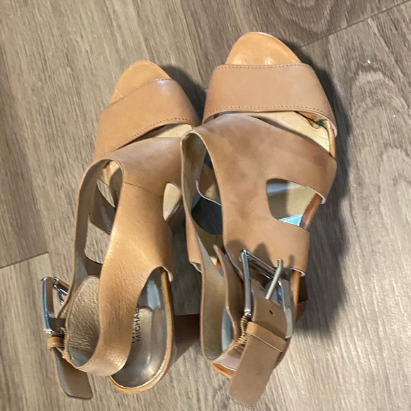 Michael Kors heels - Picture 2 of 2